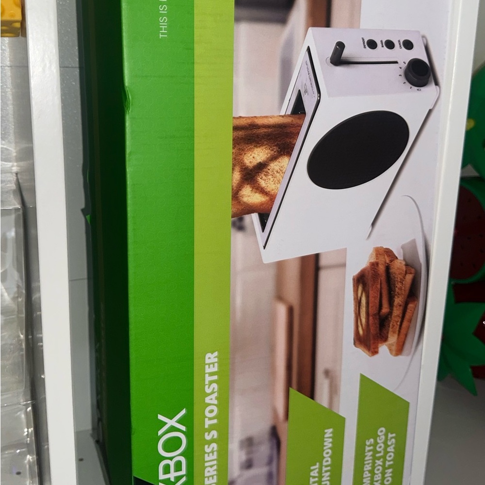 Revolution Box Series Toaster - Green and White